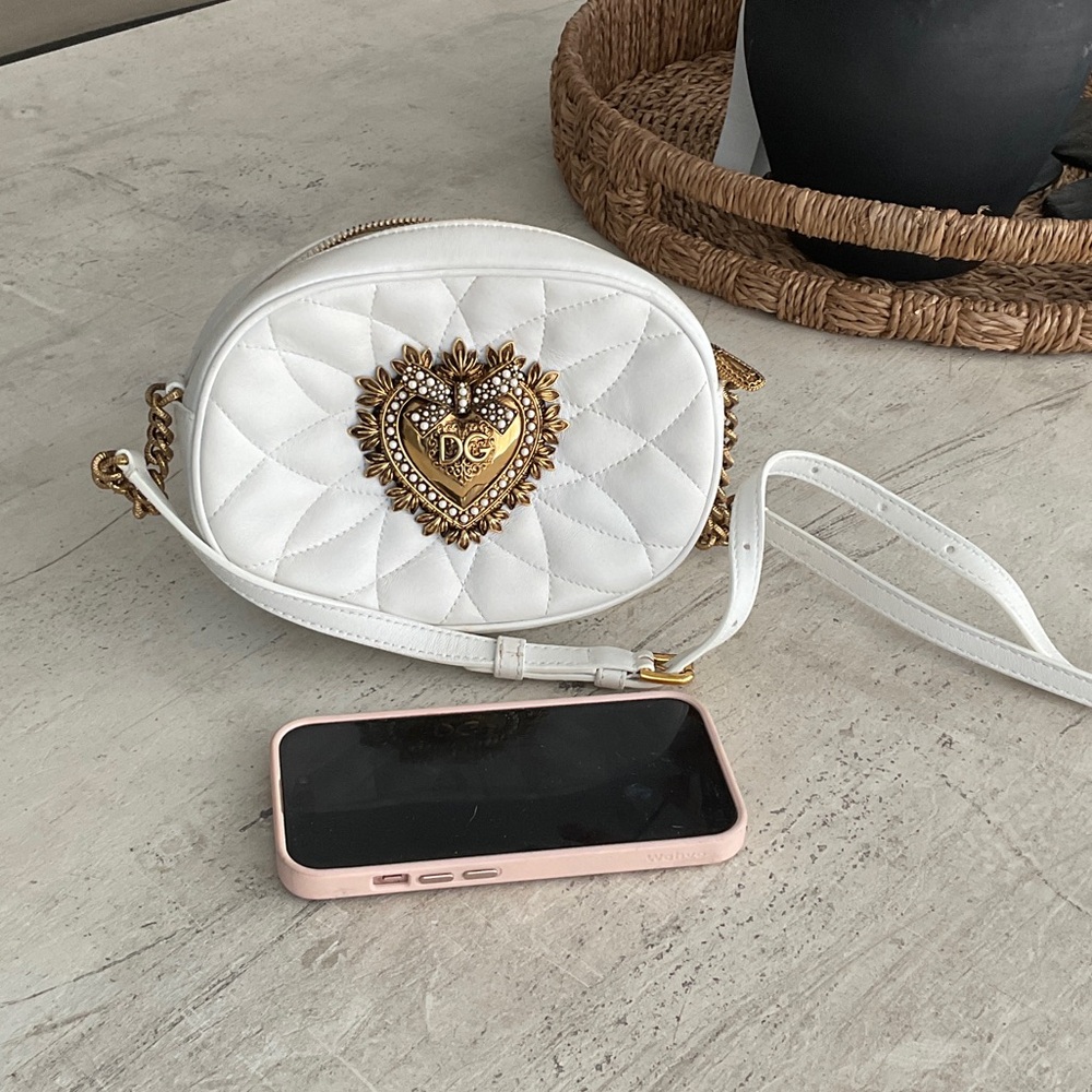 Dolce & Gabbana White Quilted Crossbody Bag with Gold Heart